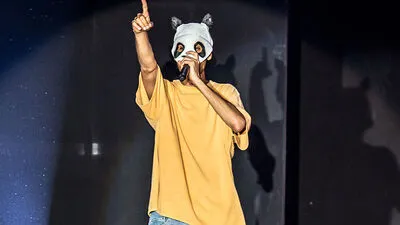 Cro spielte in Reifnitz auf