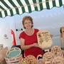 Barbara Hackl aus Stainz verkauft Echtholzprodukte für den täglichen Gebrauch sowie Ziergegenstände 