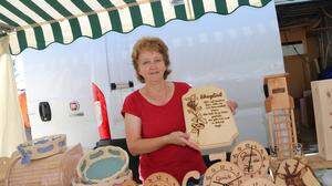Barbara Hackl aus Stainz verkauft Echtholzprodukte für den täglichen Gebrauch sowie Ziergegenstände 