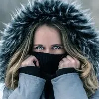 Nicht einmal zwei Wochen nach Badewetter mit 30 Grad Außentemperatur brauchen wir jetzt bei Minusgraden die Winterjacke