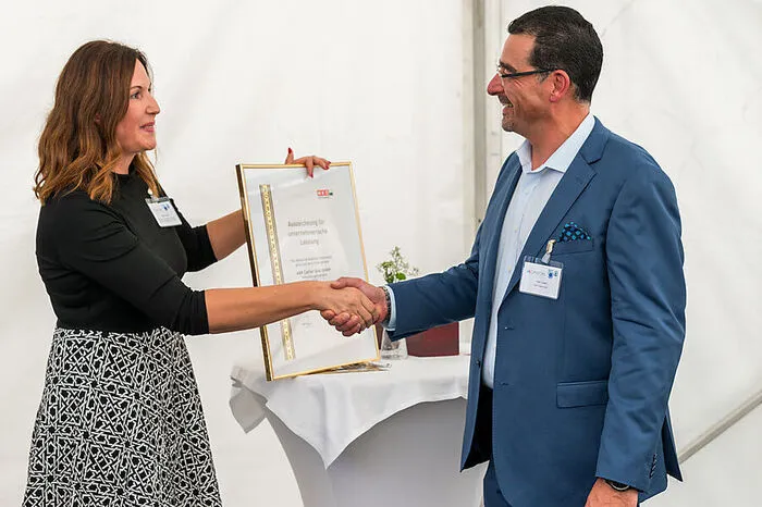 A&amp;R Carton stellt in Graz-Webling für internationale Kunden wie British American Tobacco und Mars Verpackungen für Konsumgüter her.