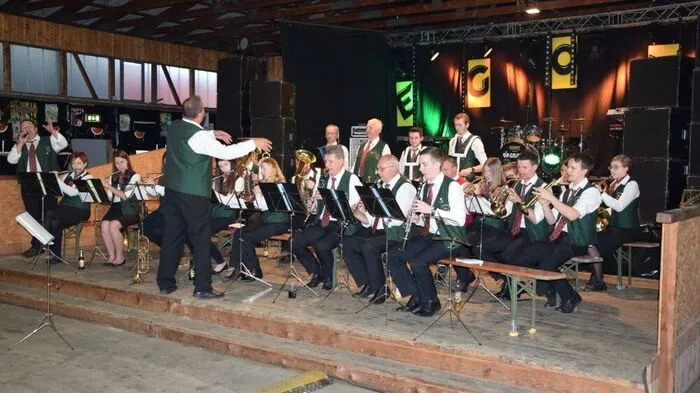 Zum Auftakt des diesjährigen Musikerfestes in Grafendorf gaben die Gastkapellen Konzerte.