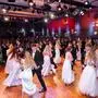 Die Polonaise nach einer Choreografie von Iris Huber eröffnete den heurigen Maturaball der HAK Villach