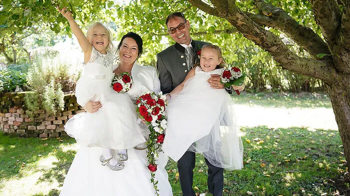 Sonja und Siegfried Baumgartner mit ihren Kindern Anna Lena und Mariella
