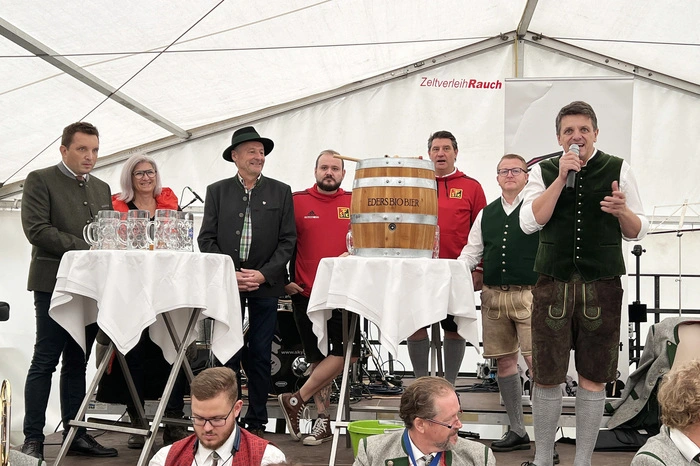 ...zünftigen Bockbieranstich auf den Fürstenfelder Hauptplatz.