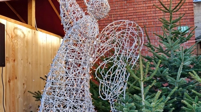 Die traditionelle Weizer Weihnachtsmesse hat wieder ihre Pforten geöffnet.
