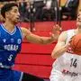 KAPFENBERG,AUSTRIA,27.OCT.21 - SOCCER - FIBA Europe Cup, Kapfenberg bulls vs Donar Groningen. Image shows Leon Williams (Groningen) and Tobias Schrittwieser (Kapfenberg).
Photo: GEPA pictures/ Johannes Friedl