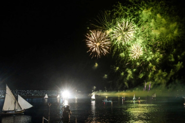 Prachtvoll: Die Show am Wasser.