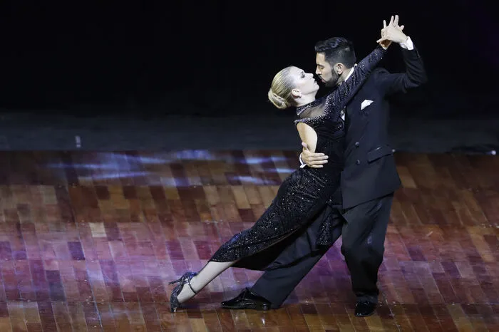 In der traditionellen Tanzsaal-Kategorie ging die Goldmedaille an die Lokalmatadore Jose Luis Salvo und Carla Rossi.