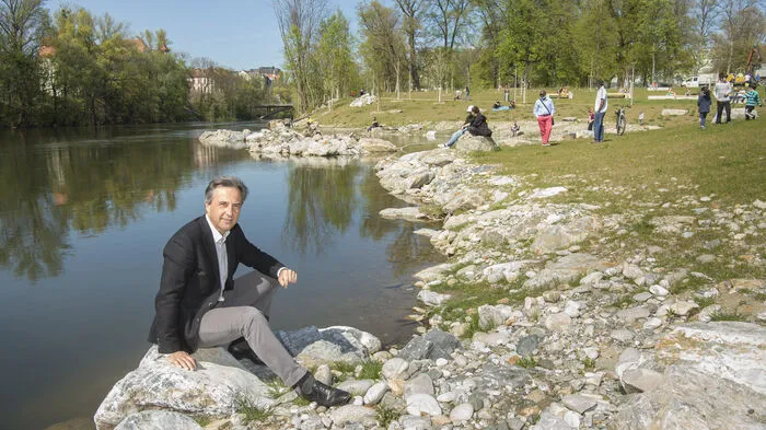 Bürgermeister Siegfried Nagl hat sich am Donnerstagnachmittag ein erstes Bild von der Augartenbucht gemacht.