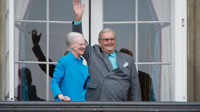 Prinz Henrik mit Königin Margrethe auf einem Archivfoto, aufgenommen im April 2016