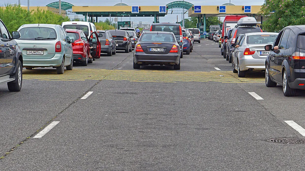 Vorsicht beim Tempo im Ausland! Die meisten EU-Mitgliedstaaten können rechtskräftig verhängte Strafen durch österreichische Behörden vollstrecken lassen...