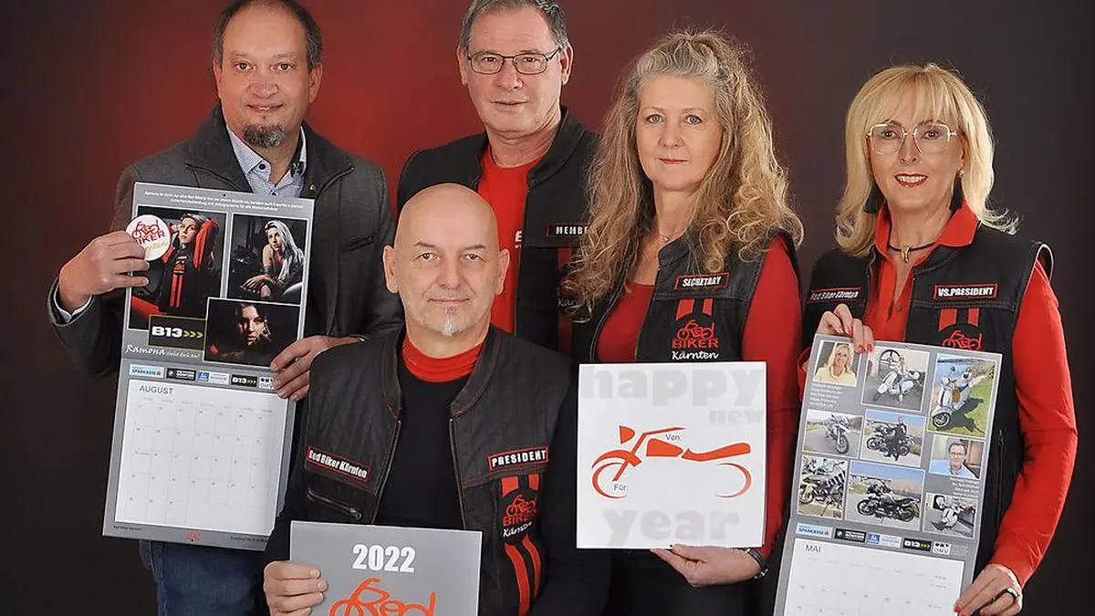 Beinahe alle Mitglieder sind mit ihren Bikes abgebildet