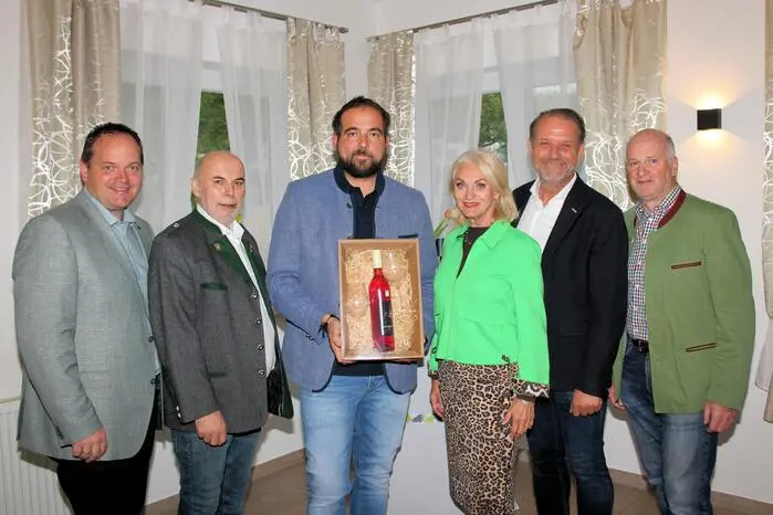 Seitens der Wirtschaftskammer Steiermark gratulierten Vizepräsident Andreas Herz sowie Werner Jost, Riki Vogl und Manfred Prettenthaler von der WKO-Regionalstelle Voitsberg.