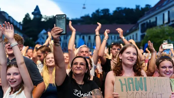 5000 Tickets standen zum Verkauf, 5000 Tickets gingen weg wie warme Semmeln: Vor ausverkauftem „Haus“ spielte das Duo Pizzera & Jaus am Mittwochabend.