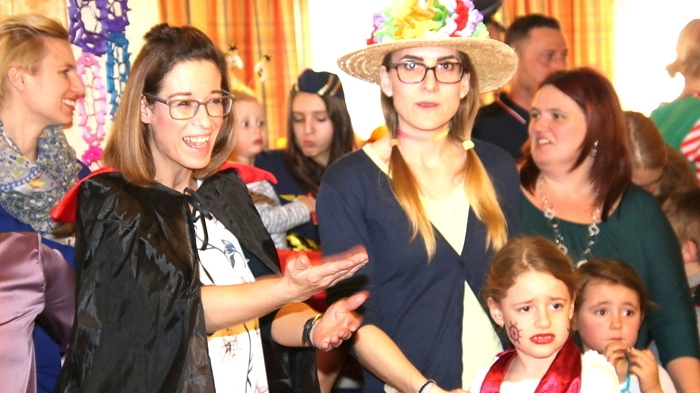 Klicken Sie sich durch die Fotos vom Maskenball!