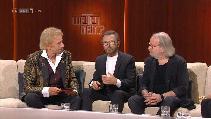 Benny und Björn von ABBA auf der Couch in Nürnberg