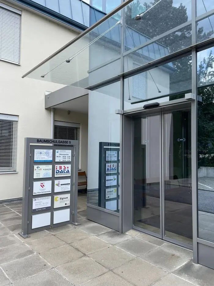 Die Facharztpraxis für Kinder- und Jugendheilkunde befindet sich in der Baumschulgasse am Stadtrand von Hartberg
