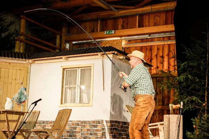 "Zug um Zug" nennt sich die Komödie, die die Theaterrunde St. Peter ob Judenburg in der Christbaumhalle in Furth aufgeführt hat - und die für viele Lacher sorgte.