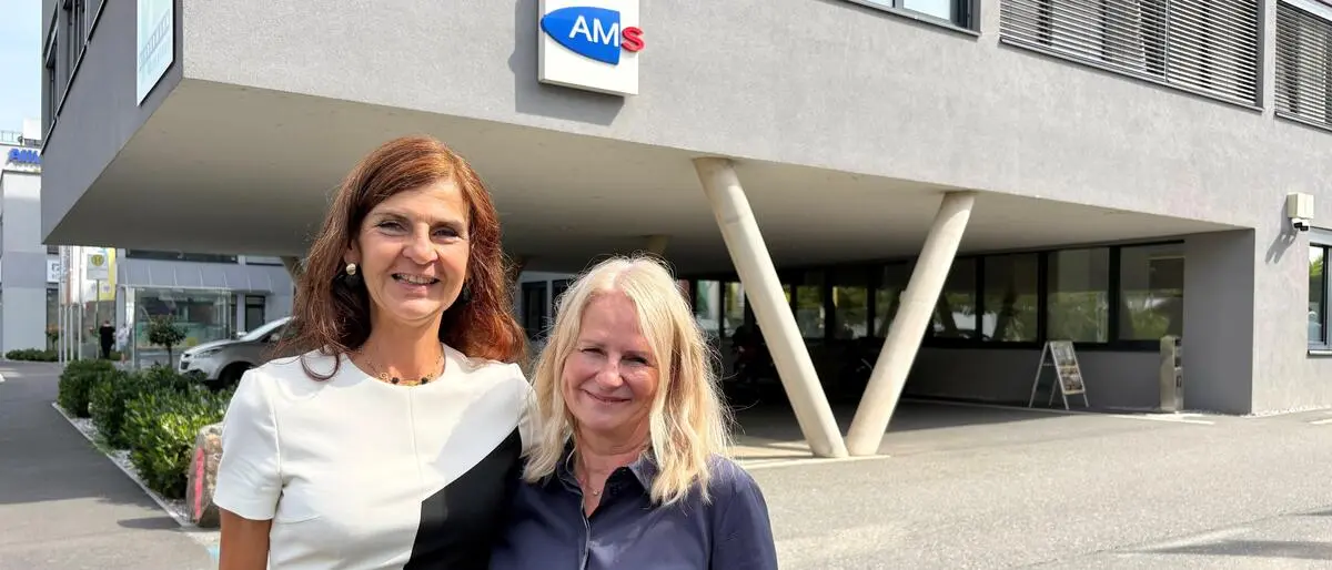 Noch AMS-Leiterin Ingrid Gürtl mit ihrer Nachfolgerin Nicole Guy (v. l.)