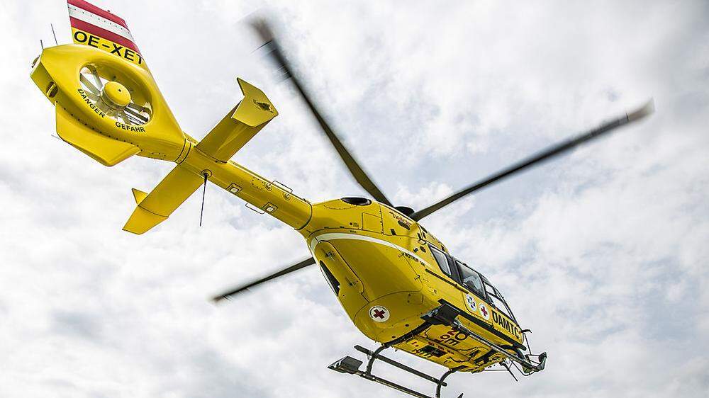 Helikopter C12 flog die Patientin ins LKH Graz