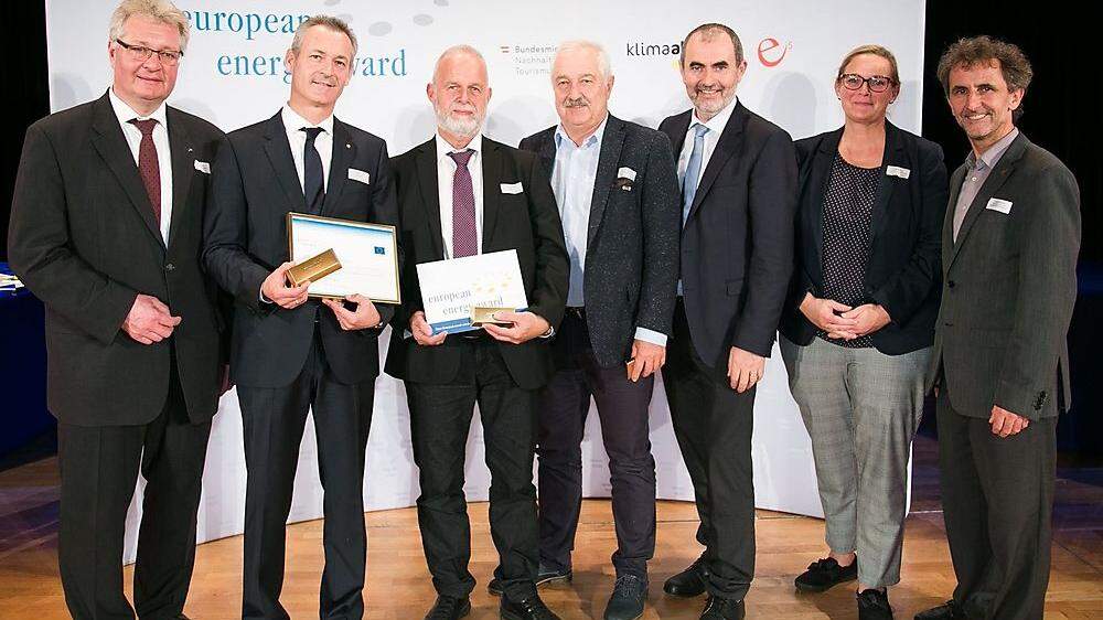 Vertreter der Gemeinde Weißensee nahmen den Preis in Baden in Niederösterreich entgegen
