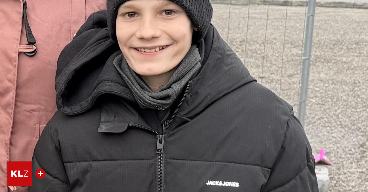 Nachfrage-ist-gro-Verk-ufer-Gro-e-Christb-ume-sind-in-diesem-Jahr-sehr-gefragt-