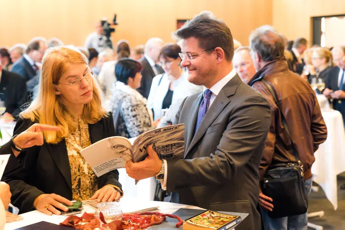 Rektor Oliver Vitouch (rechts) im Gespräch.