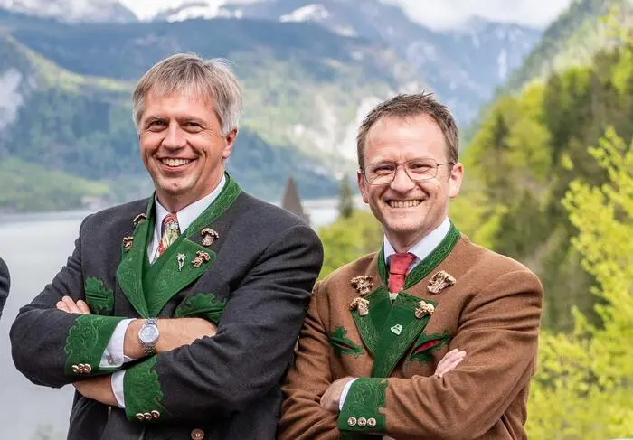 Grill (Mitte) mit Vizeobmann Michael Pinnisch und Vizeobmann Siegfried Zink (rechts)