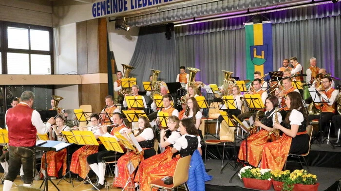 Taktstockübergabe in Liebenfels anlässlich des Konzertabends „Zauber der Musik“ im örtlichen Kultursaal! 