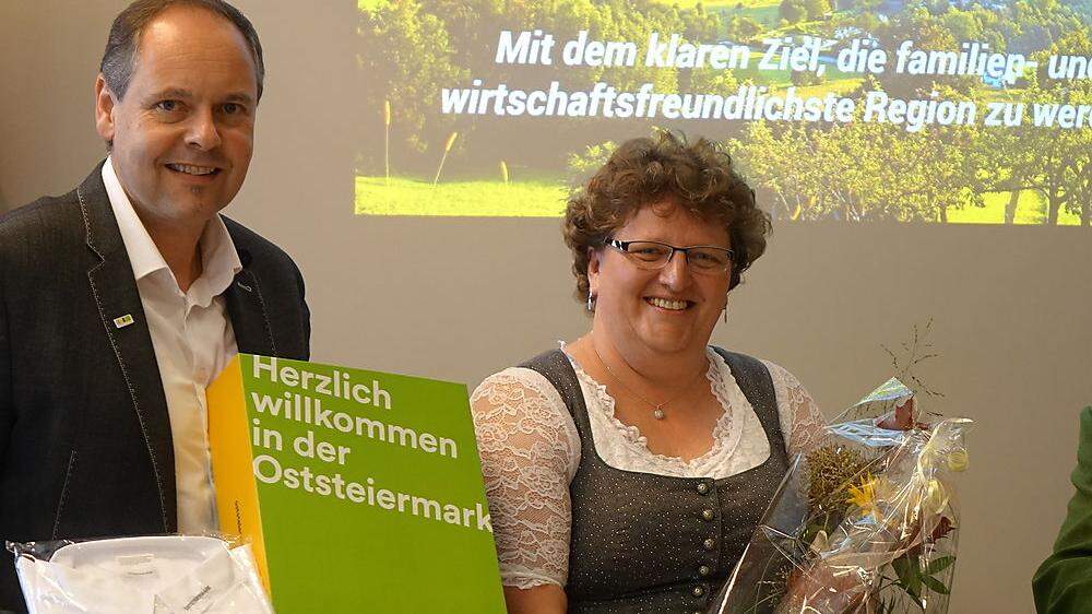 Franz Kneißl, Geschäftsführer der Regionalentwicklung Oststeiermark, hört nach etwas mehr als einem Jahr auf, rechts Obfrau Silvia Karelly