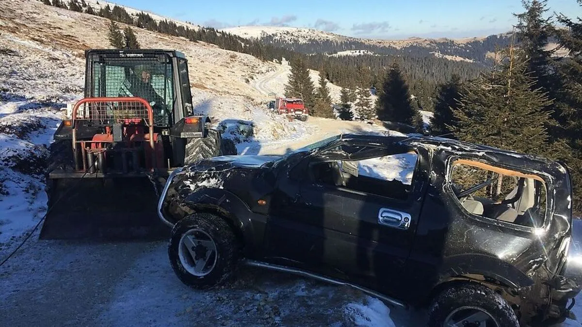 Die Feuerwehr Glashütten barg das Fahrzeug