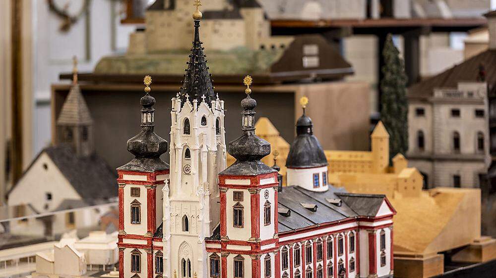 Modelle berühmter Gebäude der Steiermark, wie hier jenes der Basilika Mariazell, sind Teil der Ausstellung im Museum für Geschichte