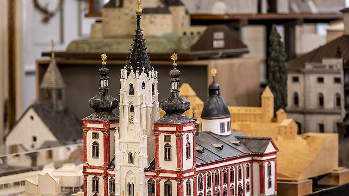 Modelle berühmter Gebäude der Steiermark, wie hier jenes der Basilika Mariazell, sind Teil der Ausstellung im Museum für Geschichte