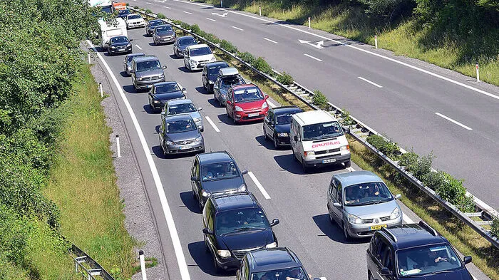 Stau vor dem Karawankentunnel