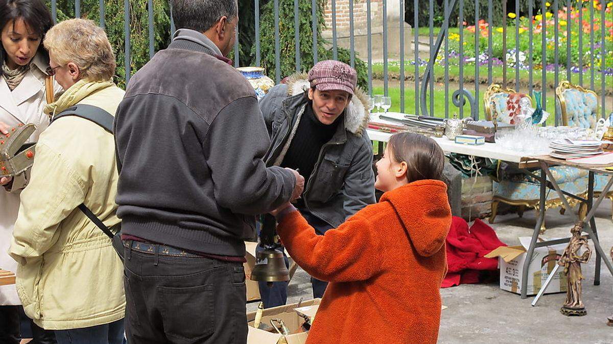 Der Flohmarkt in Edelschrott lädt zum Durchstöbern ein