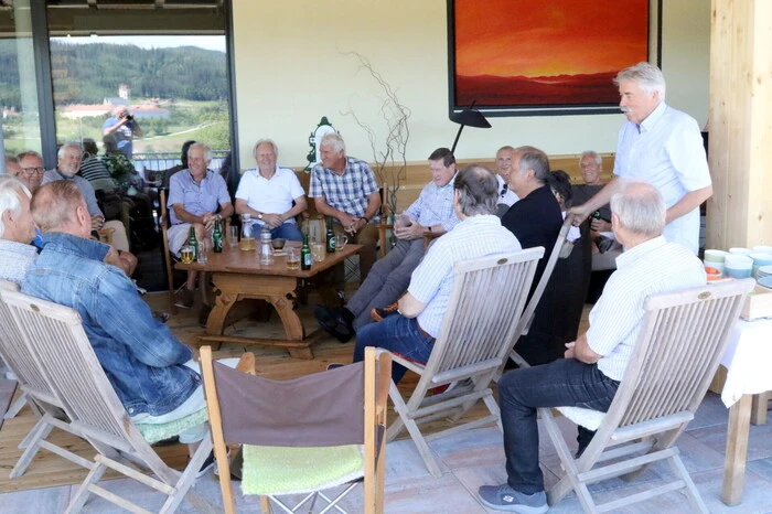 In Feierlaune gesichtet wurden unter anderen Alfons Horvatic, Günter Stromberger, Franz Zore, Franco Moser, Franz Zechner, Peter „Jaciw“ Koch, Heinz Trost, Kurt Unterberger, Peter Nagele, Heiner Kruse, Adi Inzinger, Karl-Heinz Strutzmann, Werner Tschische sowie Fritz Aichwalder.