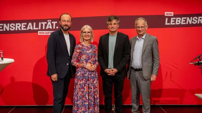 Landesvorsitzender Max Lercher, Frauenvorsitzende Gabriele Kolar, Bezirksparteichef Wolfgang Moitzi und Finanzminister Markus Marterbauer
