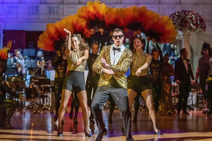 Zum Finale gab es eine Einlage zum „Gangnam Style“, dem „Pferdetanz“, mit dem Rapper Psy berühmt wurde.