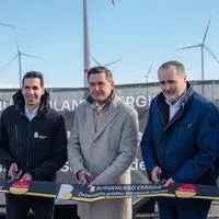 Burgenland-Energie-CEO Stephan Sharma, Peter Hanke und Hans Peter Doskozil bei der Eröffnung des größten Windparks Österreichs