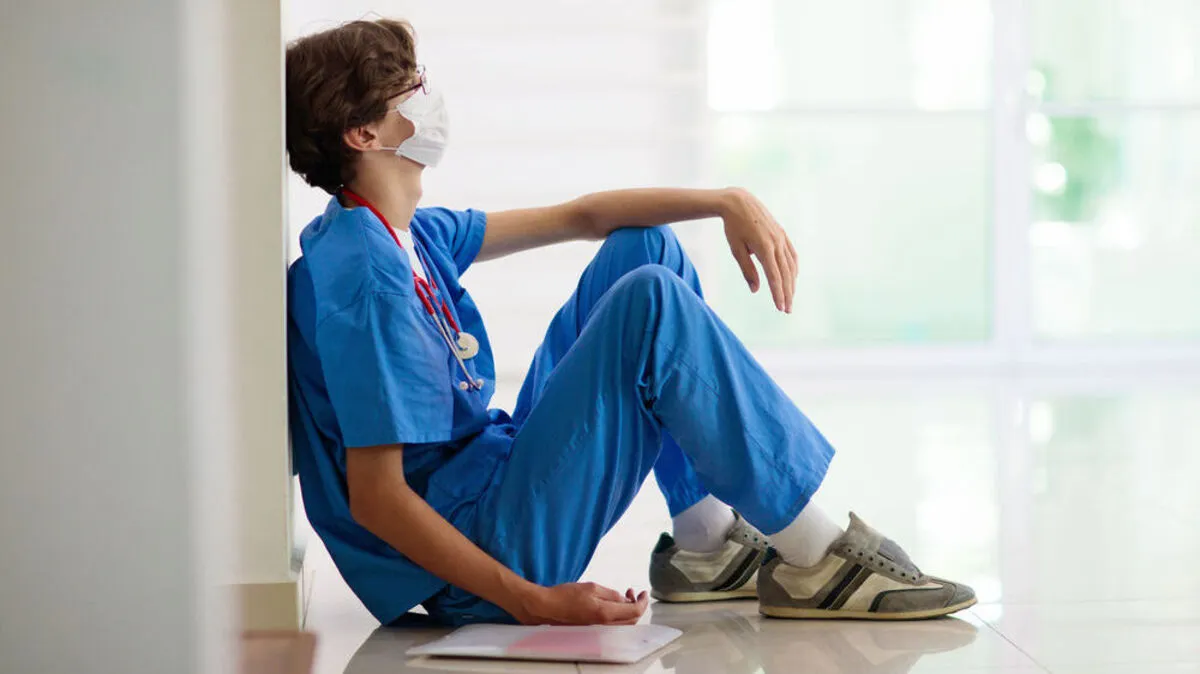 Der Mangel an Pflegekräften lässt die, die noch übrig sind, noch mehr arbeiten