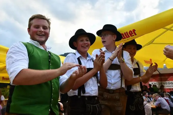 Bei der Klausnerberg Säge wurde zum Plattlerfest geladen.