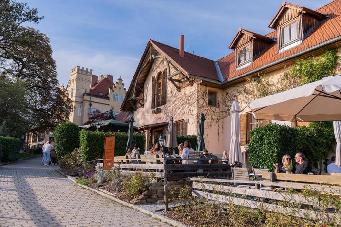 Der Lustbühel und dortige Gastgarten bieten eine Auszeit über den Dächern von Graz