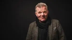 Schauspieler Cornelius Obonya über Männlichkeit und Gefahr. 