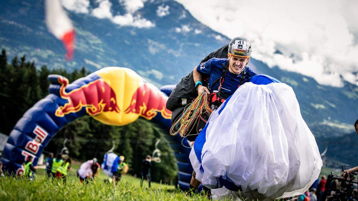 Mitspielen und einen Tandemsprung gewinnen!