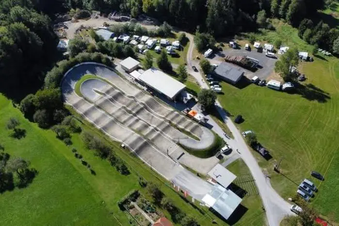 Außerdem fand der letzte Lauf der Steirischen Meisterschaften des heurigen Jahres statt, weswegen sich internationale Spitzenathletinnen und -athleten in Baierdorf einfanden. 