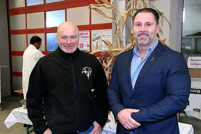 Am Samstag segnete Pater Prince Mathwe die Tiere und ihre Züchter. Unter den Gästen waren auch Stallhofens Vizebürgermeister Rene Stangl (Foto) und Alt-Bürgermeister Vinzenz Krobath.