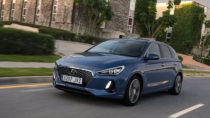 Platz 20 gehört dem Hyundai i30, der heuer bislang 2054 Kunden fand und damit einem Marktanteil von 1,1 Prozent und ein Plus von 7,9 Prozent kassiert.