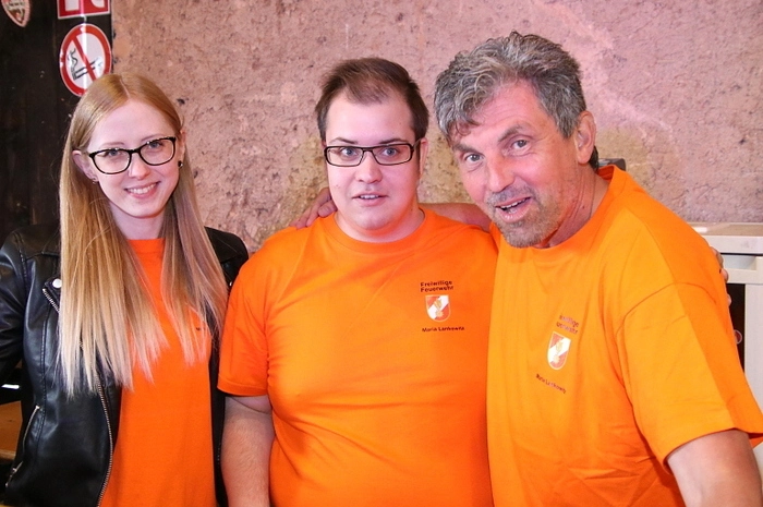 Bei einem Riesen-Glückshafen gab es wertvolle Preise zu gewinnen, für die kleinen Festbesucher stand eine Hüpfburg bereit. Für Musik und beste Stimmung sorgten „Die Steirische Kirtagsmusi“ und „Die Bratlgeiger.“
