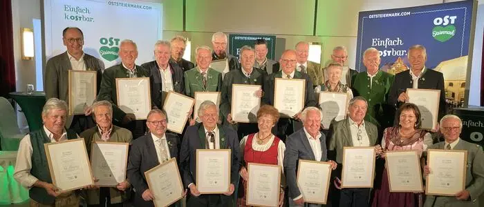Sie alle wurden mit der „Goldenen-Oststeiermark-Tourismusnadel“ geehrt